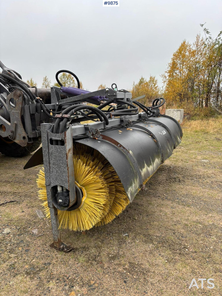 Holms Sweeper Large BM - Brosse: photos 1 Holms Sweeper Large BM - Brosse: photos 1