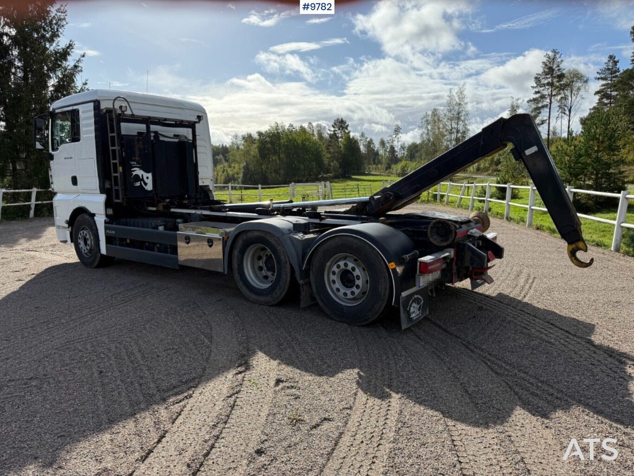 Hooklift Truck MAN TGX 26.500 6X2 - Camion ampliroll: photos 3 Hooklift Truck MAN TGX 26.500 6X2 - Camion ampliroll: photos 3