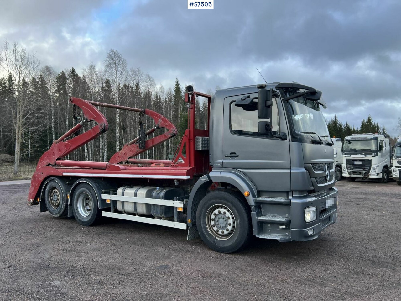 Lift dumper Mercedes Benz 950.60 2529L (SE VIDEO) - Camion multibenne: photos 4 Lift dumper Mercedes Benz 950.60 2529L (SE VIDEO) - Camion multibenne: photos 4