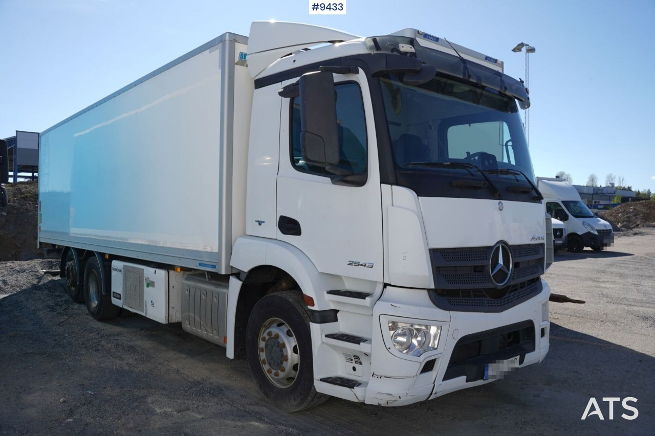 Refrigerated Box truck Mercedes Antos with tail lift (SEE VIDEO) - Camion frigorifique: photos 2 Refrigerated Box truck Mercedes Antos with tail lift (SEE VIDEO) - Camion frigorifique: photos 2
