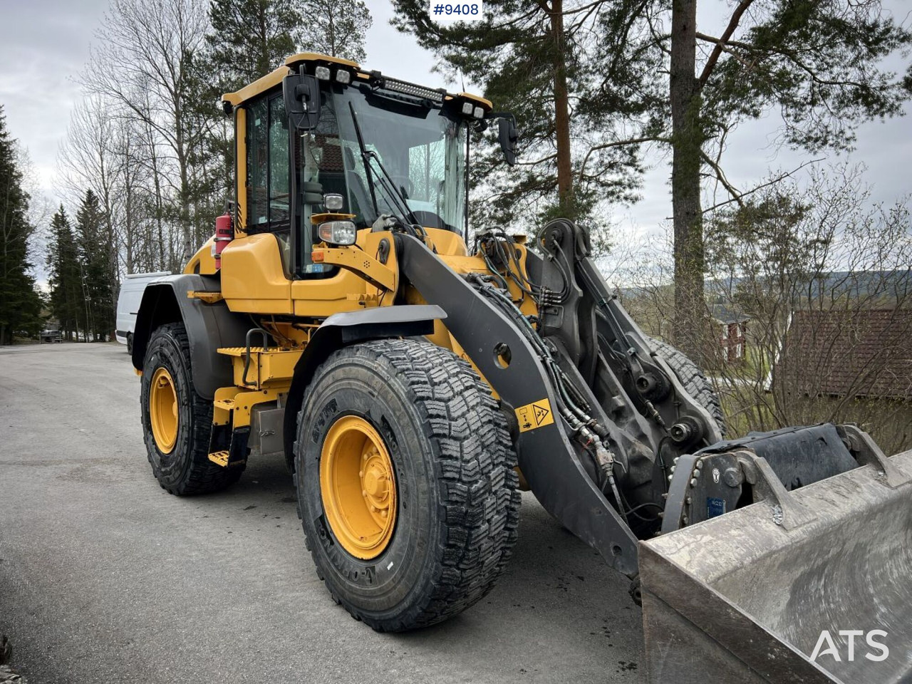 VOLVO L60 H with bucket (VIDEO) - Chargeuse sur pneus: photos 2 VOLVO L60 H with bucket (VIDEO) - Chargeuse sur pneus: photos 2