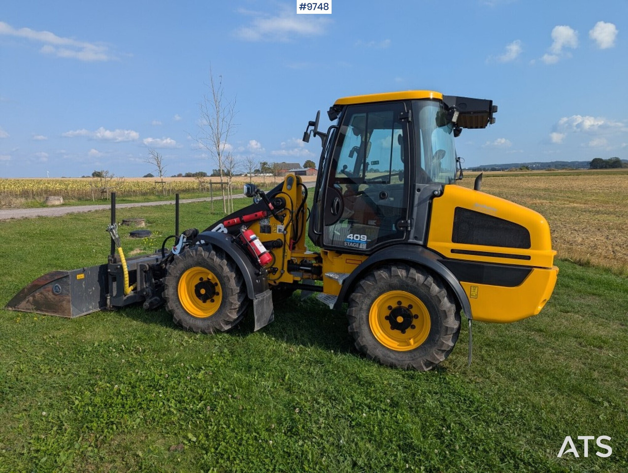 Wheel loader JCB 409 Stage V Nordic Edition 40km/h with attachments - Chargeuse sur pneus: photos 4 Wheel loader JCB 409 Stage V Nordic Edition 40km/h with attachments - Chargeuse sur pneus: photos 4