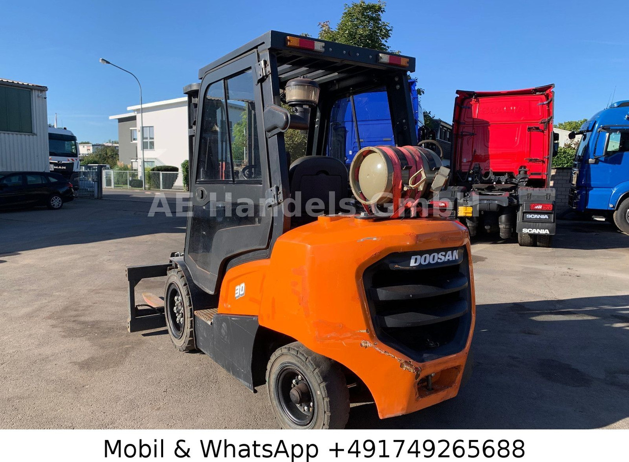 Doosan G30NXP LPG *3000KG HubKraft/1.211STD/BJ:2021 - Chariot élévateur à gaz: photos 1 Doosan G30NXP LPG *3000KG HubKraft/1.211STD/BJ:2021 - Chariot élévateur à gaz: photos 1