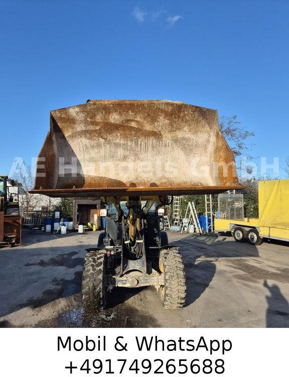 Komatsu WA70-7 *Schaufel-1,5m³/Gabel/Schnellwechsler Komatsu WA70-7 *Schaufel-1,5m³/Gabel/Schnellwechsler - Chargeuse sur pneus: photos 3 Komatsu WA70-7 *Schaufel-1,5m³/Gabel/Schnellwechsler Komatsu WA70-7 *Schaufel-1,5m³/Gabel/Schnellwechsler - Chargeuse sur pneus: photos 3