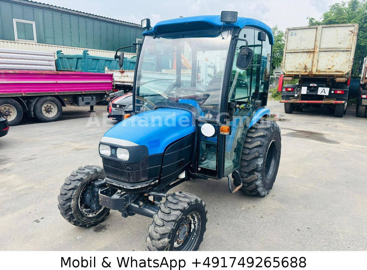 Tracteur agricole New Holland TC22D Compact Tractor *1500Std./StraßenZulassung: photos 9 Tracteur agricole New Holland TC22D Compact Tractor *1500Std./StraßenZulassung: photos 9