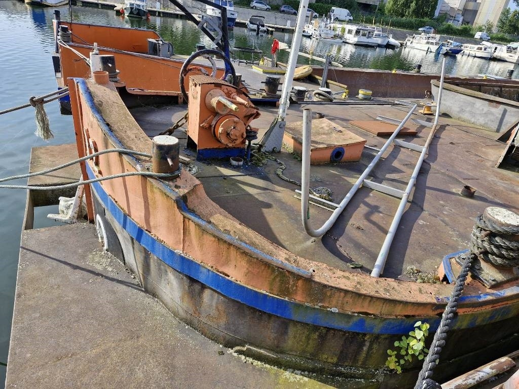 Autre matériel PENICHE PONTON A CLAPETS / PENICHE A PUITS: photos 26