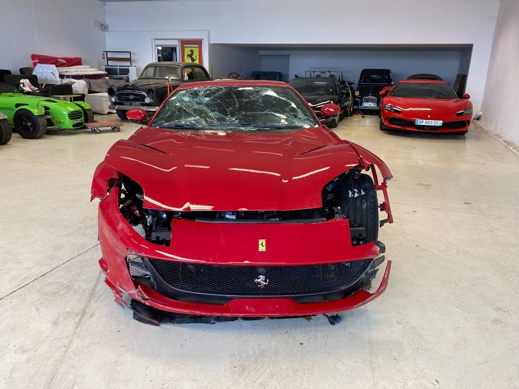 Ferrari 812 SUPERFAST / ROSSO 70ANNI endommagé - Voiture: photos 3 Ferrari 812 SUPERFAST / ROSSO 70ANNI endommagé - Voiture: photos 3