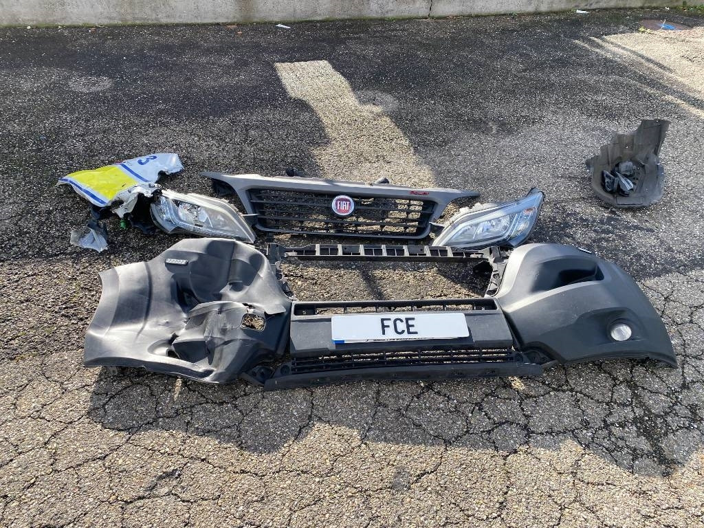 Ambulance Fiat LES DAUPHINS/DUCATO TORINO 2.3M-Jet 160 endommagée: photos 12