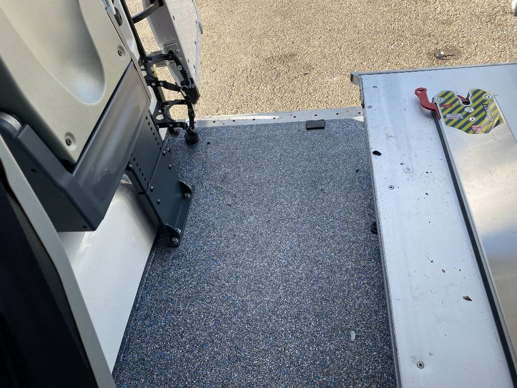 Ambulance Fiat LES DAUPHINS/DUCATO TORINO 2.3M-Jet 160 endommagée: photos 28