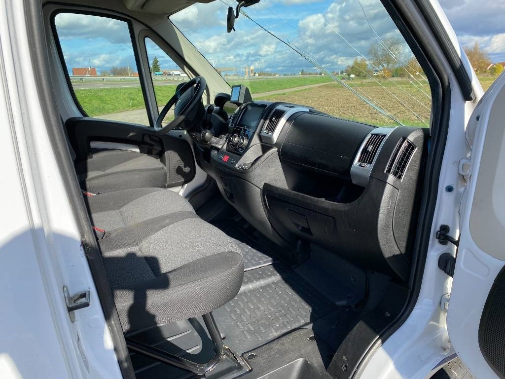 Ambulance Fiat LES DAUPHINS/DUCATO TORINO 2.3M-Jet 160 endommagée: photos 33