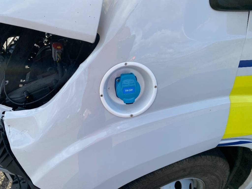 Ambulance Fiat LES DAUPHINS/DUCATO TORINO 2.3M-Jet 160 endommagée: photos 42