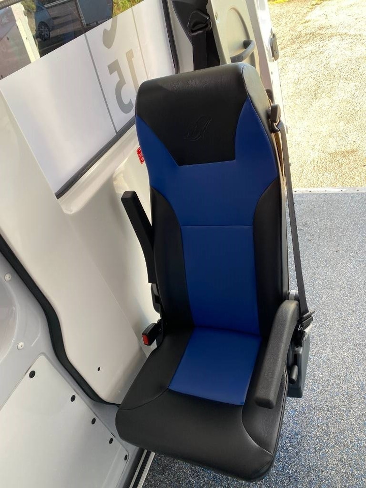 Ambulance Fiat LES DAUPHINS/DUCATO TORINO 2.3M-Jet 160 endommagée: photos 23