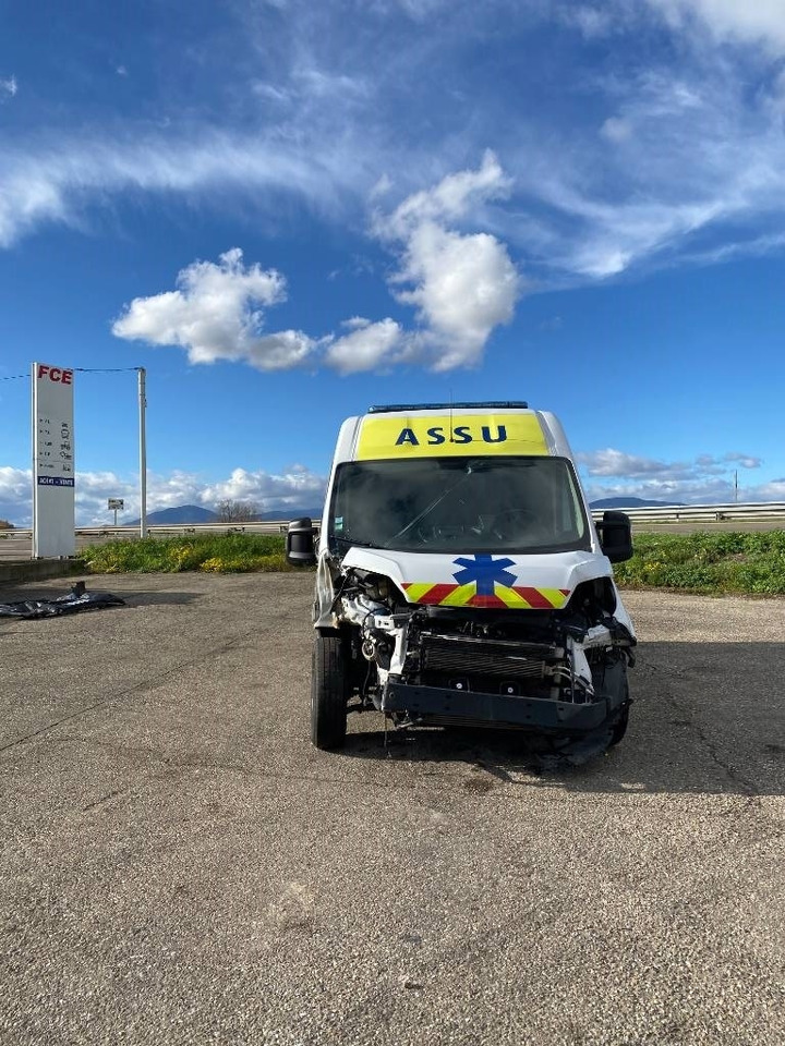 Fiat LES DAUPHINS/DUCATO TORINO 2.3M-Jet 160 endommagée - Ambulance: photos 2 Fiat LES DAUPHINS/DUCATO TORINO 2.3M-Jet 160 endommagée - Ambulance: photos 2