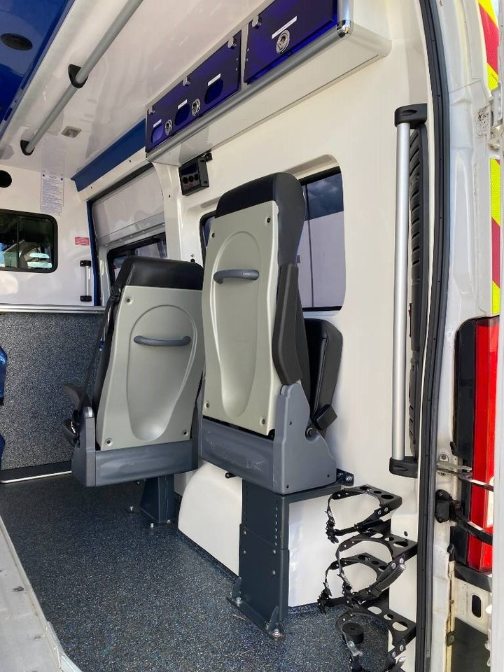 Ambulance Fiat LES DAUPHINS/DUCATO TORINO 2.3M-Jet 160 endommagée: photos 37