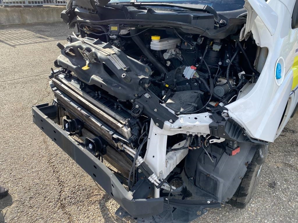 Ambulance Fiat LES DAUPHINS/DUCATO TORINO 2.3M-Jet 160 endommagée: photos 11