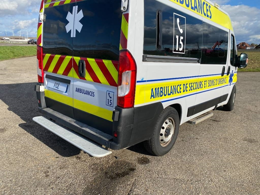 Ambulance Fiat LES DAUPHINS/DUCATO TORINO 2.3M-Jet 160 endommagée: photos 50