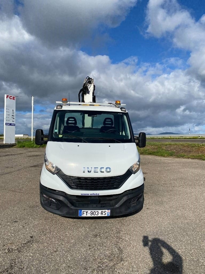 Iveco DAILY 35-140S / 2.3 Multijet 136-OIL&STEEL - Camion avec nacelle: photos 3 Iveco DAILY 35-140S / 2.3 Multijet 136-OIL&STEEL - Camion avec nacelle: photos 3