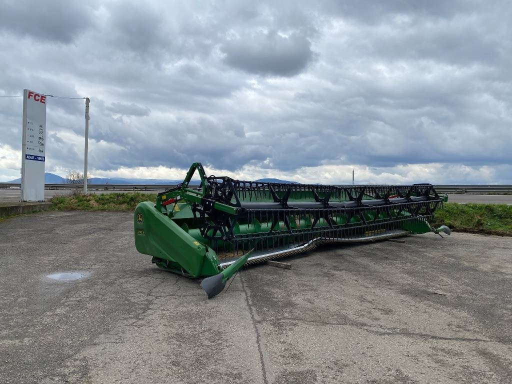 John Deere 730 X Origine Françaises endommagée - Accessoire de matériels de récolte: photos 3 John Deere 730 X Origine Françaises endommagée - Accessoire de matériels de récolte: photos 3