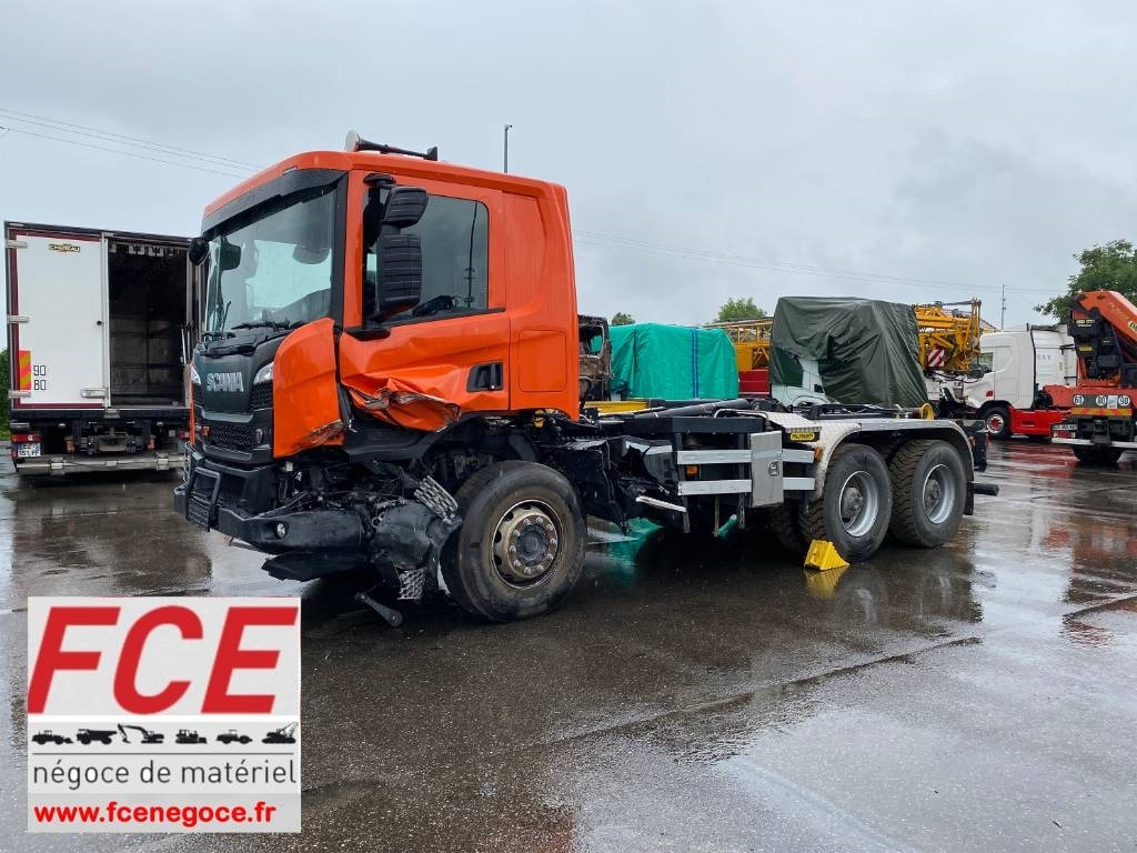 Scania P420 XT-3Pedales / PALFINGER PTH20SLD5 endommagé - Camion ampliroll: photos 1 Scania P420 XT-3Pedales / PALFINGER PTH20SLD5 endommagé - Camion ampliroll: photos 1