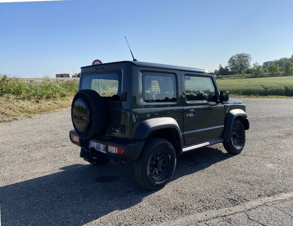 Suzuki JIMNY 1.5i 102/AllGrip endommagé - Voiture: photos 4 Suzuki JIMNY 1.5i 102/AllGrip endommagé - Voiture: photos 4
