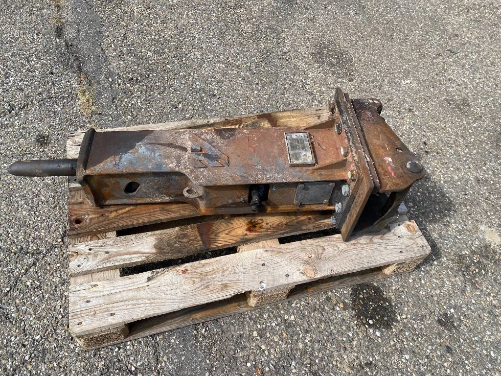 Takeuchi TB 250 + Brise roche et Godets endommagée  - Mini pelle: photos 4 Takeuchi TB 250 + Brise roche et Godets endommagée  - Mini pelle: photos 4