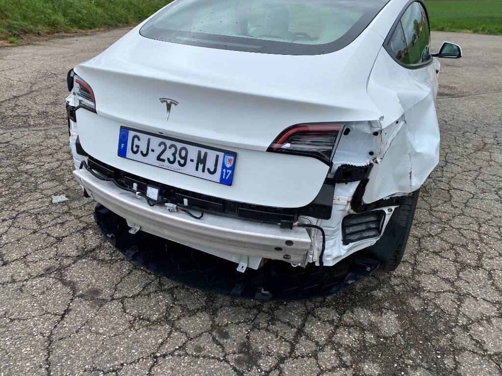 Voiture Tesla MODEL 3 5YJ3 - Rwd-Carte Grise Française endommagé: photos 10