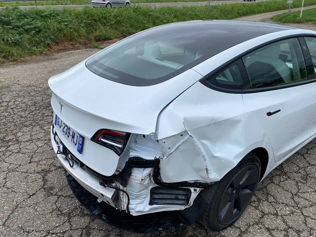 Voiture Tesla MODEL 3 5YJ3 - Rwd-Carte Grise Française endommagé: photos 33