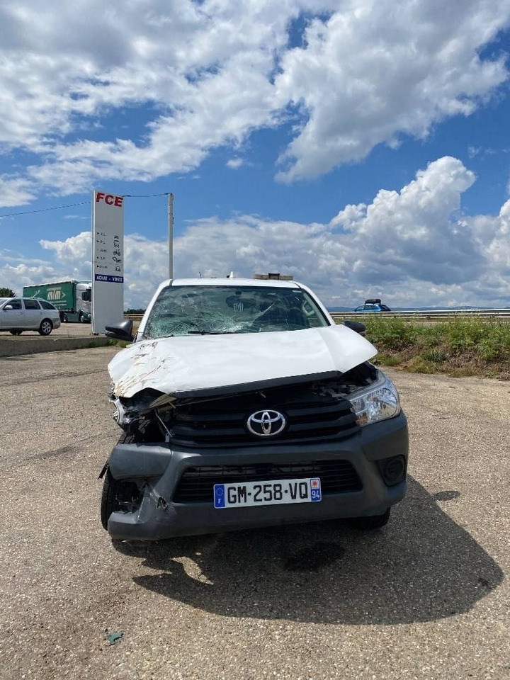 Toyota HILUX 2.4 D4D /MINIMAX COMBINE LONGWAY endommagé  - Camion hydrocureur: photos 2 Toyota HILUX 2.4 D4D /MINIMAX COMBINE LONGWAY endommagé  - Camion hydrocureur: photos 2