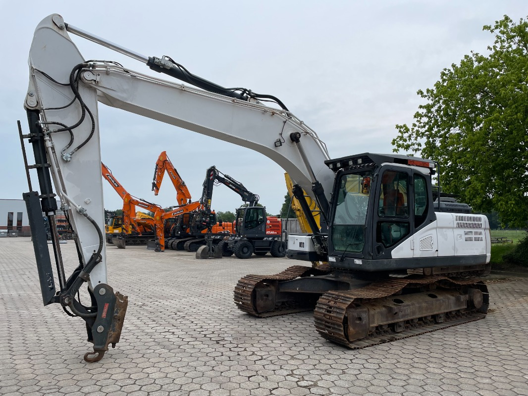 Doosan DX225LC-5 - Pelle sur chenille: photos 1 Doosan DX225LC-5 - Pelle sur chenille: photos 1