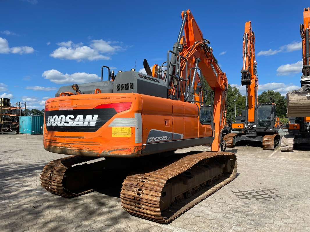 Doosan DX235LC-5 - Pelle sur chenille: photos 2 Doosan DX235LC-5 - Pelle sur chenille: photos 2
