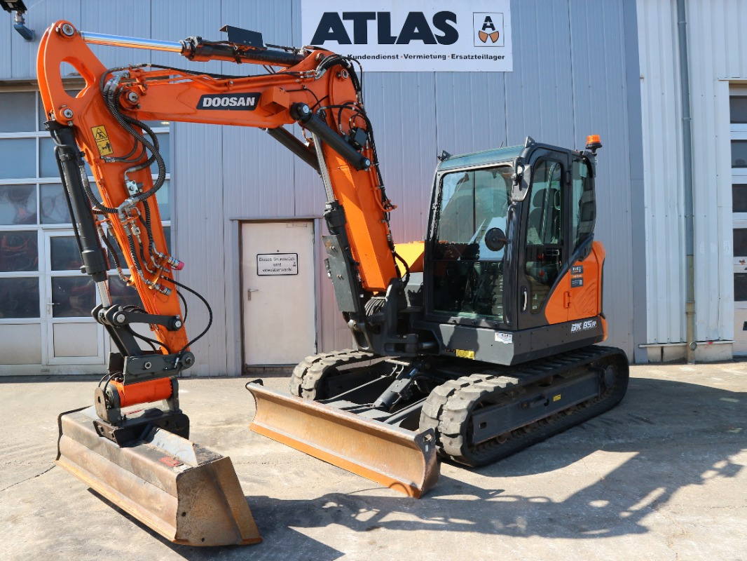 Doosan DX85R-7 - Mini pelle: photos 1 Doosan DX85R-7 - Mini pelle: photos 1