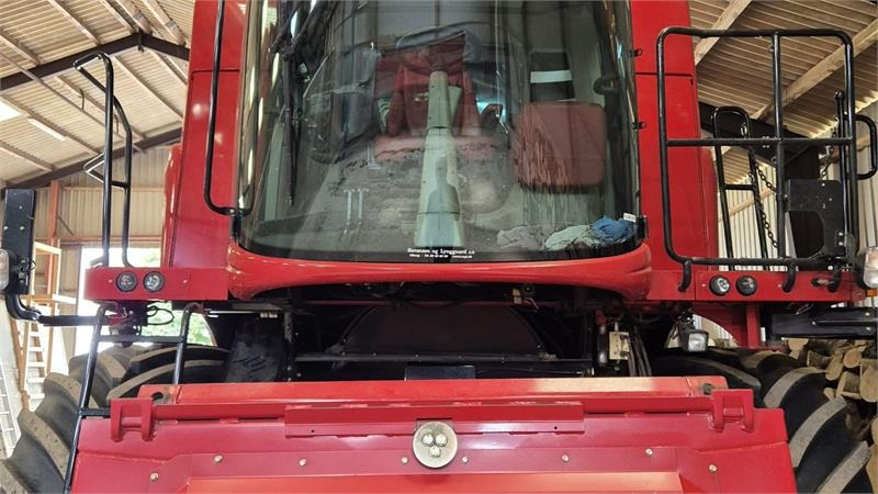 Case IH Axial Flow 6140 Axial Flow 6140 X-flow - Moissonneuse-batteuse: photos 4 Case IH Axial Flow 6140 Axial Flow 6140 X-flow - Moissonneuse-batteuse: photos 4