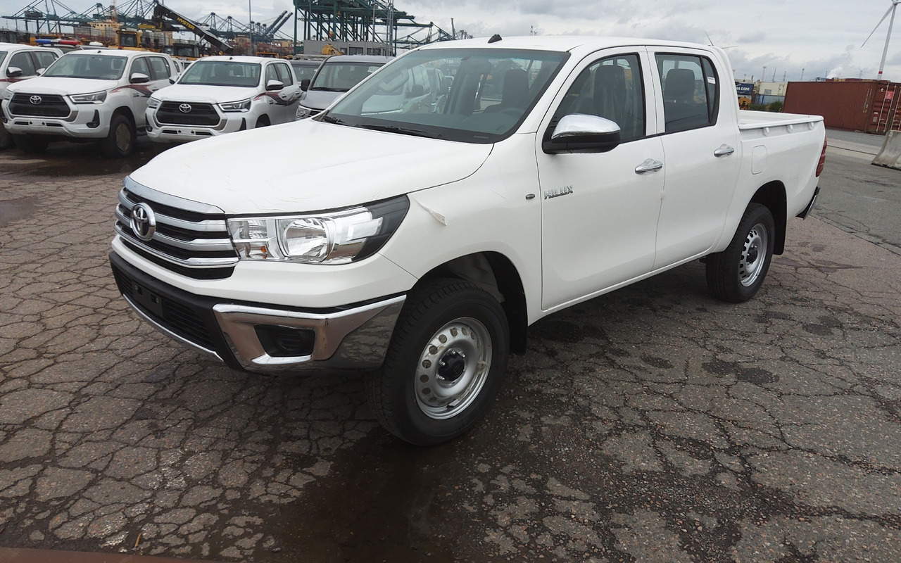 Toyota Hilux / Revo Pick-up double cabin pack security 2.4L Turbo Diesel Manual - Pick-up: photos 1 Toyota Hilux / Revo Pick-up double cabin pack security 2.4L Turbo Diesel Manual - Pick-up: photos 1