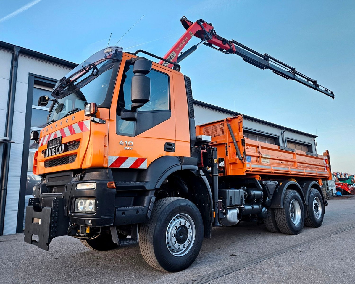 Camion benne, Camion grue Iveco Trakker 410 6x4-4 EEV Palfinger PK12502 Funk: photos 9