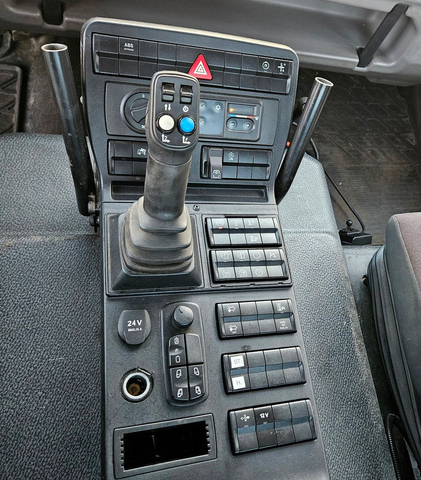 Camion benne Unimog U427 UGE Euro6 VarioPilot Hydrostat: photos 11 Camion benne Unimog U427 UGE Euro6 VarioPilot Hydrostat: photos 11