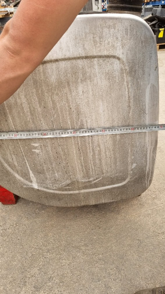 Serbatoio Volvo 570 lt - Réservoir de carburant pour Engins de chantier: photos 4 Serbatoio Volvo 570 lt - Réservoir de carburant pour Engins de chantier: photos 4