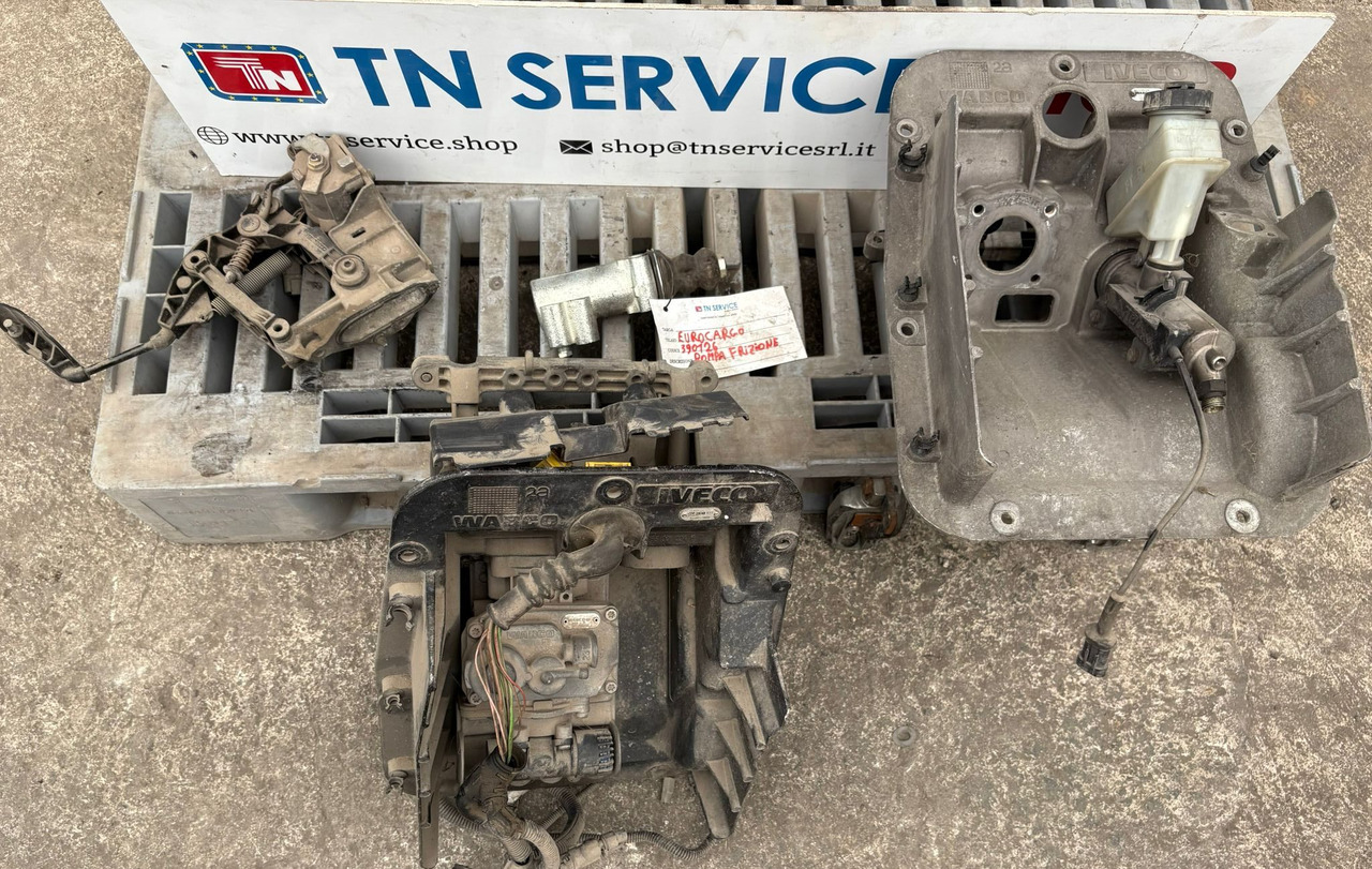 Supporto pedale Frizione IVECO - Pédale pour Camion: photos 1 Supporto pedale Frizione IVECO - Pédale pour Camion: photos 1