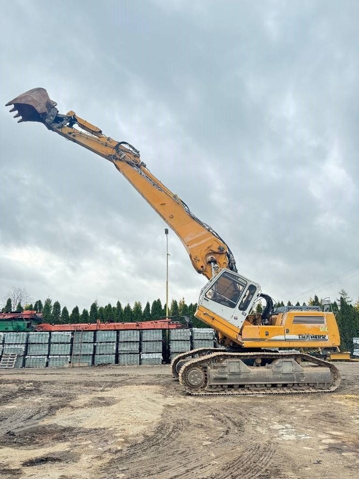 Liebherr R944B UH-HD 2 Arms - Pelle de démolition: photos 1 Liebherr R944B UH-HD 2 Arms - Pelle de démolition: photos 1