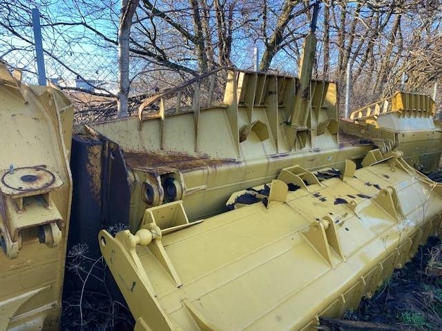 CAT D 8 U-blade - Lame pour Engins de chantier: photos 1 CAT D 8 U-blade - Lame pour Engins de chantier: photos 1