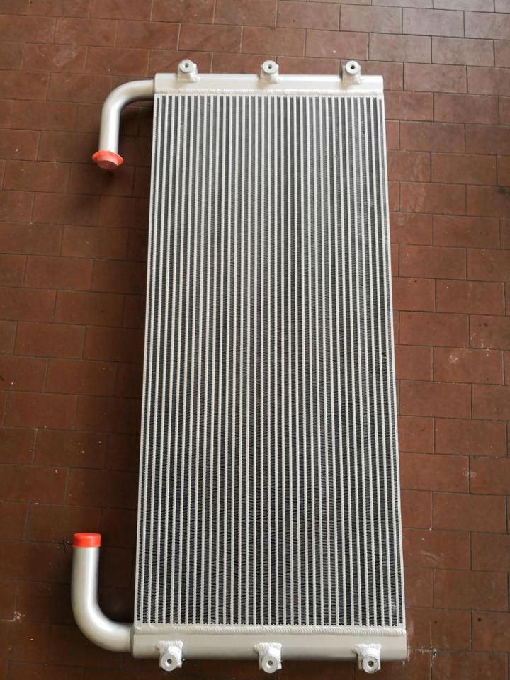 Hitachi ZX 160LC3 - Radiateur: photos 1 Hitachi ZX 160LC3 - Radiateur: photos 1