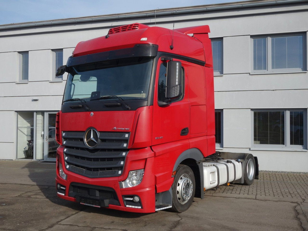Mercedes-Benz Actros 1845 Lsnrl, Lowdeck, Standklima, 2 Stk. - Tracteur routier: photos 1 Mercedes-Benz Actros 1845 Lsnrl, Lowdeck, Standklima, 2 Stk. - Tracteur routier: photos 1