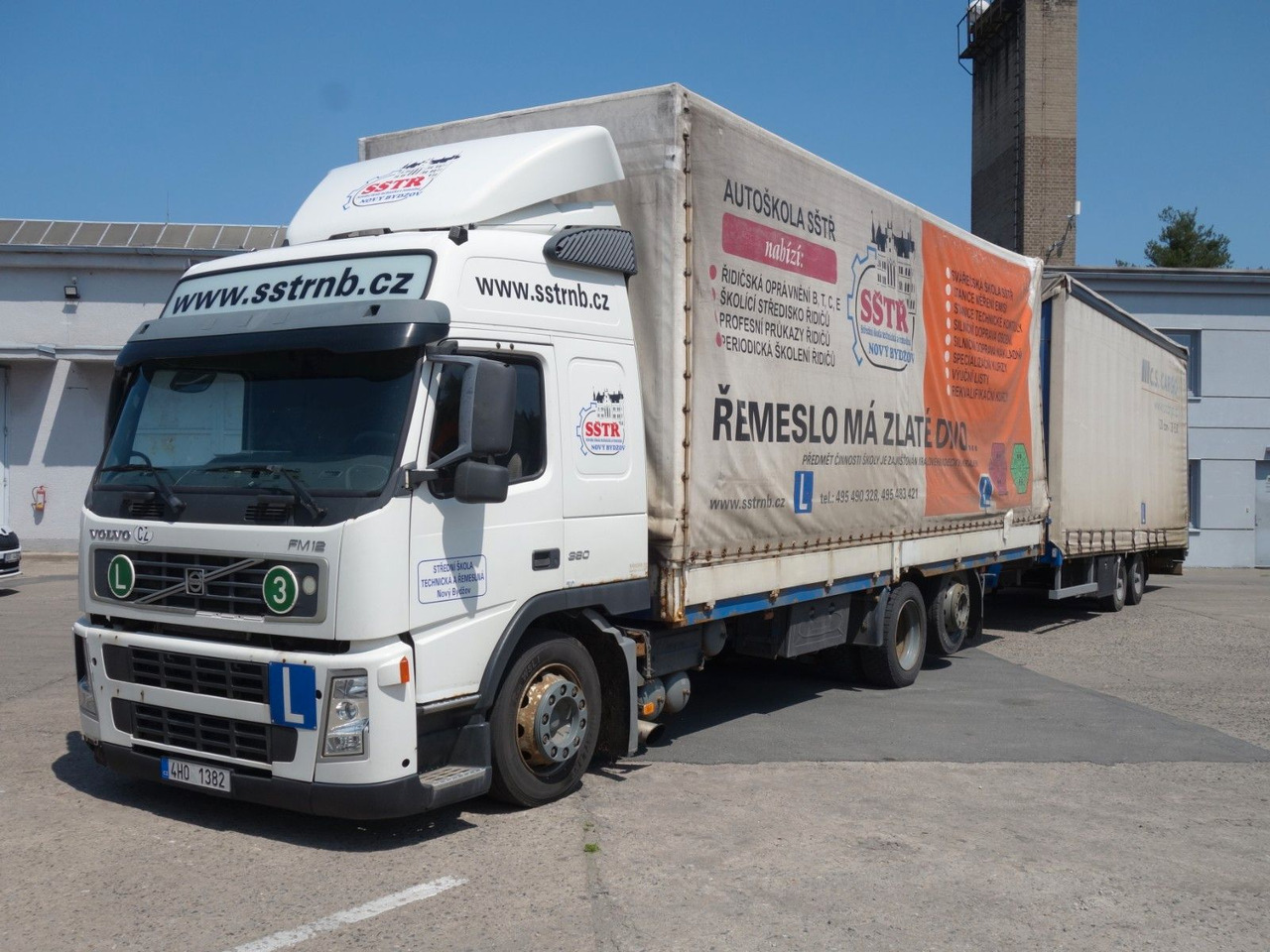 Volvo FM 380 6x2 + Panav Anhänger - Camion à rideaux coulissants: photos 1 Volvo FM 380 6x2 + Panav Anhänger - Camion à rideaux coulissants: photos 1