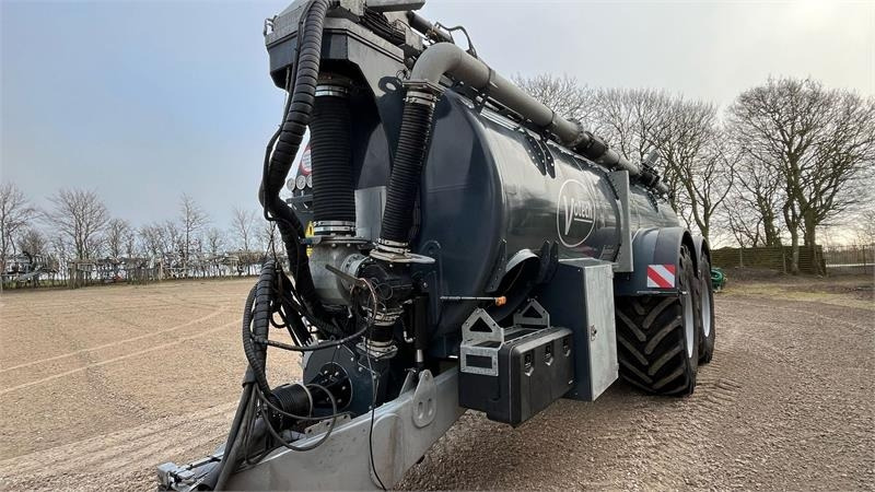 Votech VG2-22 XXL Dog Walk - Tonne à lisier: photos 2 Votech VG2-22 XXL Dog Walk - Tonne à lisier: photos 2