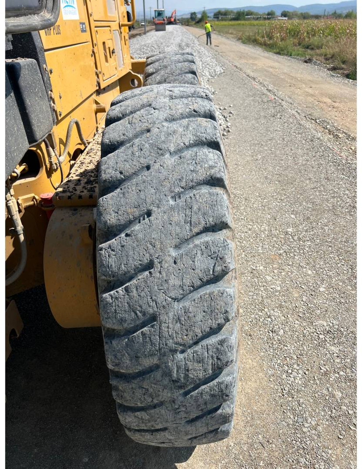 CAT 120M2 - Niveleuse: photos 4 CAT 120M2 - Niveleuse: photos 4