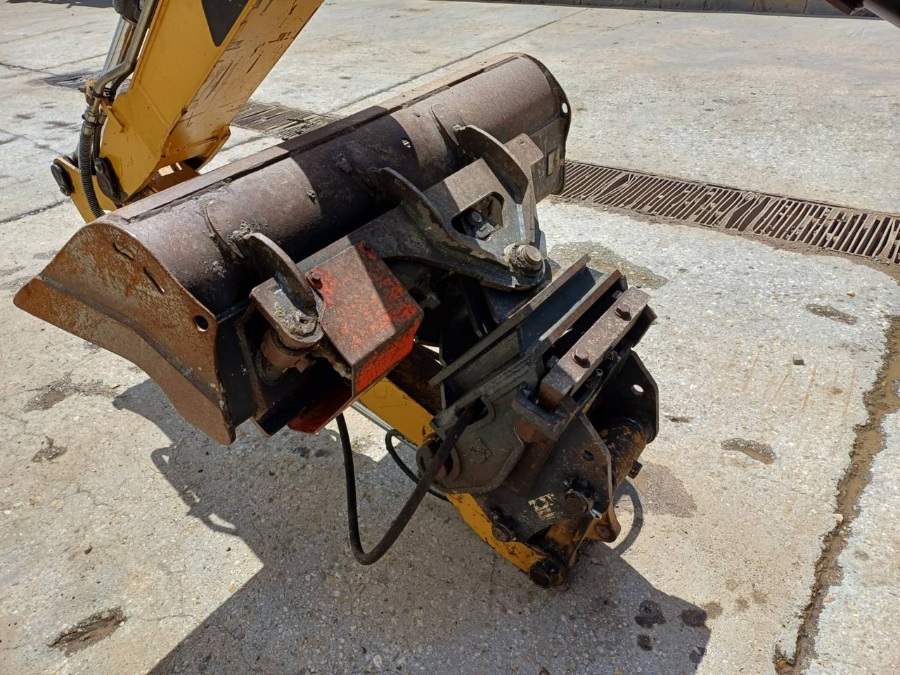CAT 305.5ECR - Pelle sur chenille: photos 5 CAT 305.5ECR - Pelle sur chenille: photos 5