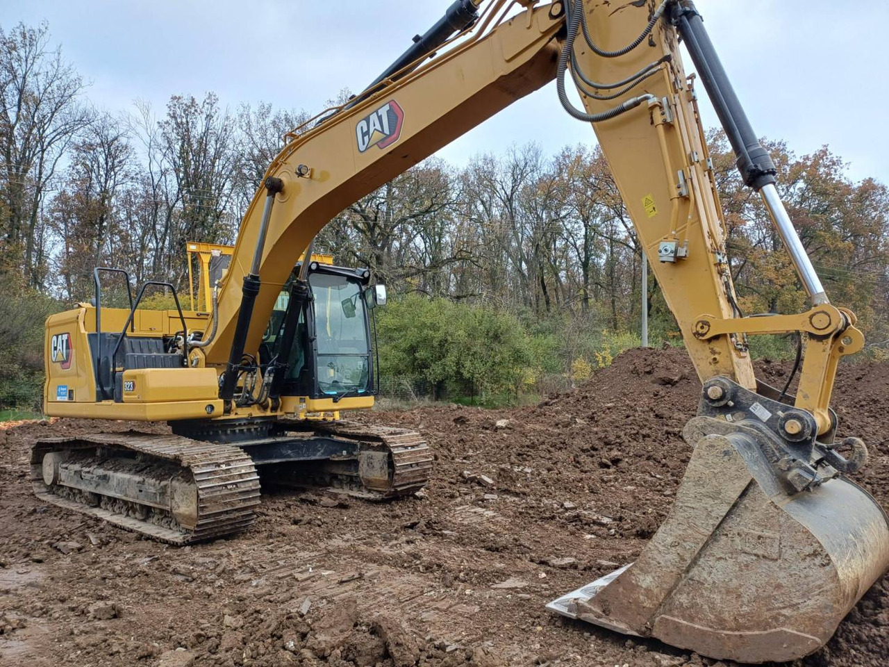 CAT 323-07 - Pelle sur chenille: photos 2 CAT 323-07 - Pelle sur chenille: photos 2