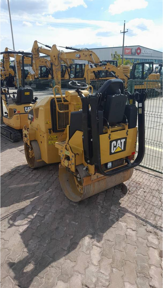 CAT CB 1.8 - Compacteur: photos 4 CAT CB 1.8 - Compacteur: photos 4