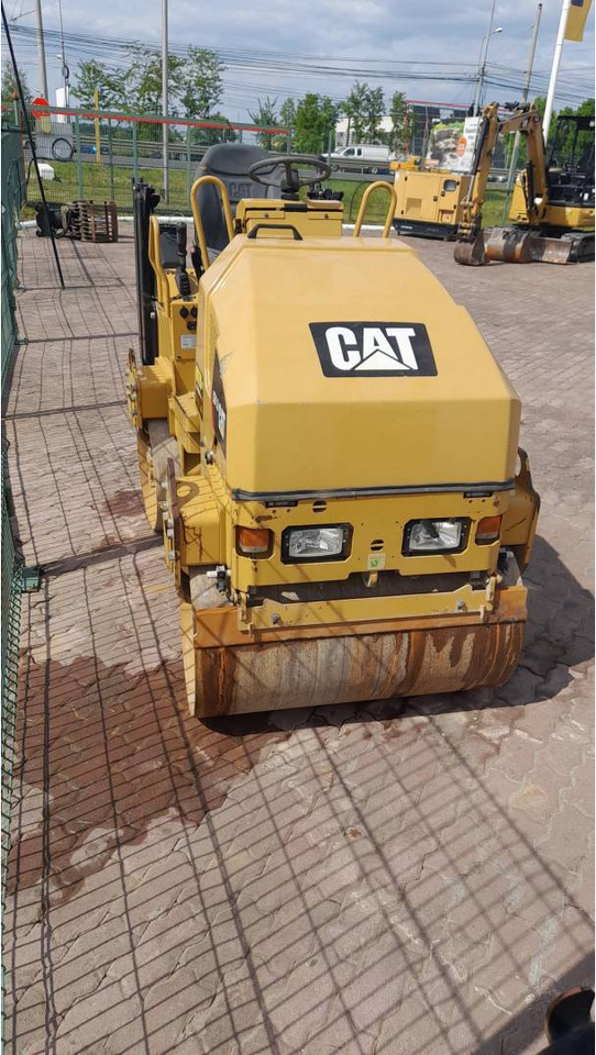 CAT CB 1.8 - Compacteur: photos 2 CAT CB 1.8 - Compacteur: photos 2