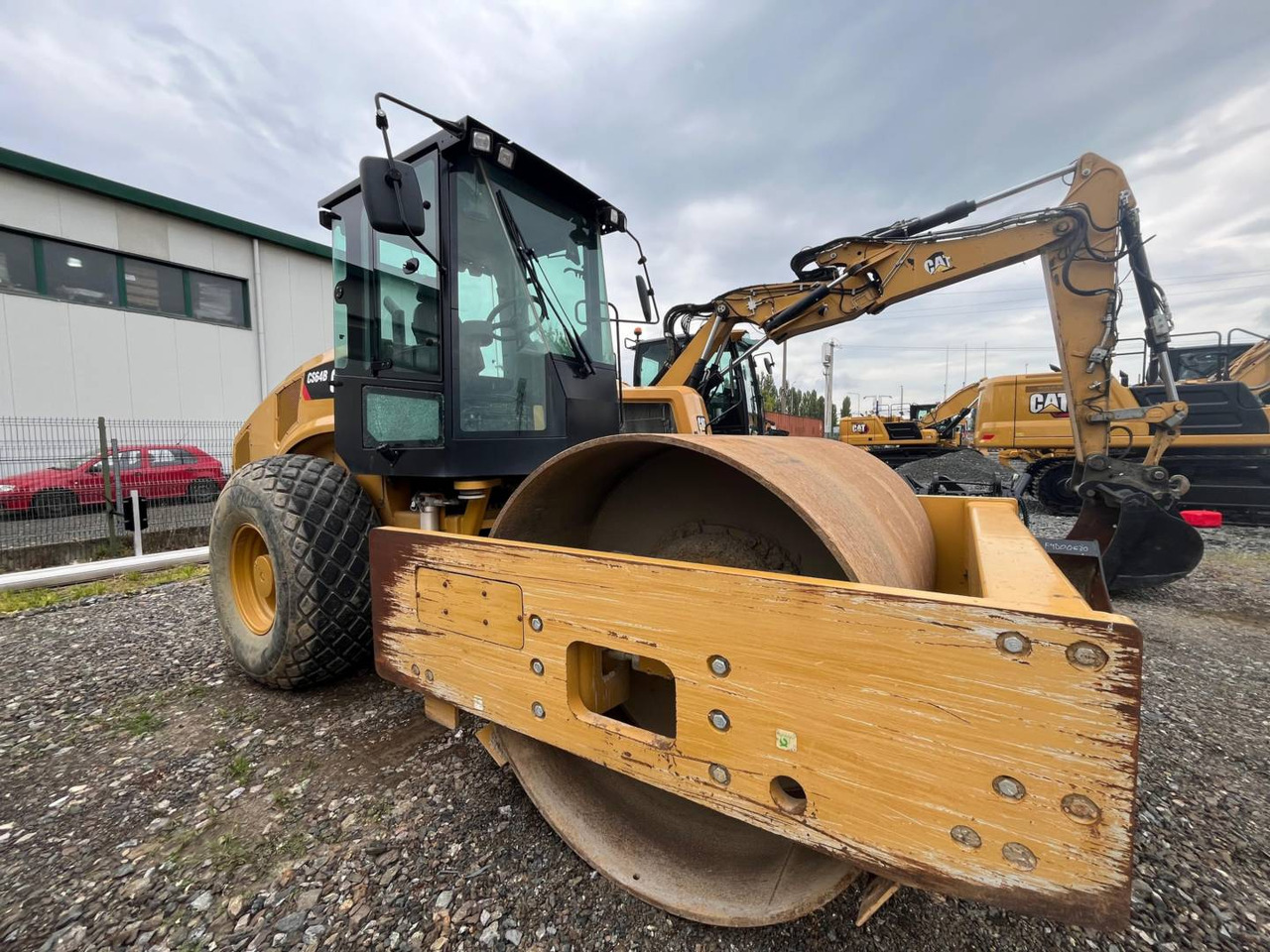 CAT CS64B - Compacteur à pieds de mouton/ Monocylindre: photos 2 CAT CS64B - Compacteur à pieds de mouton/ Monocylindre: photos 2