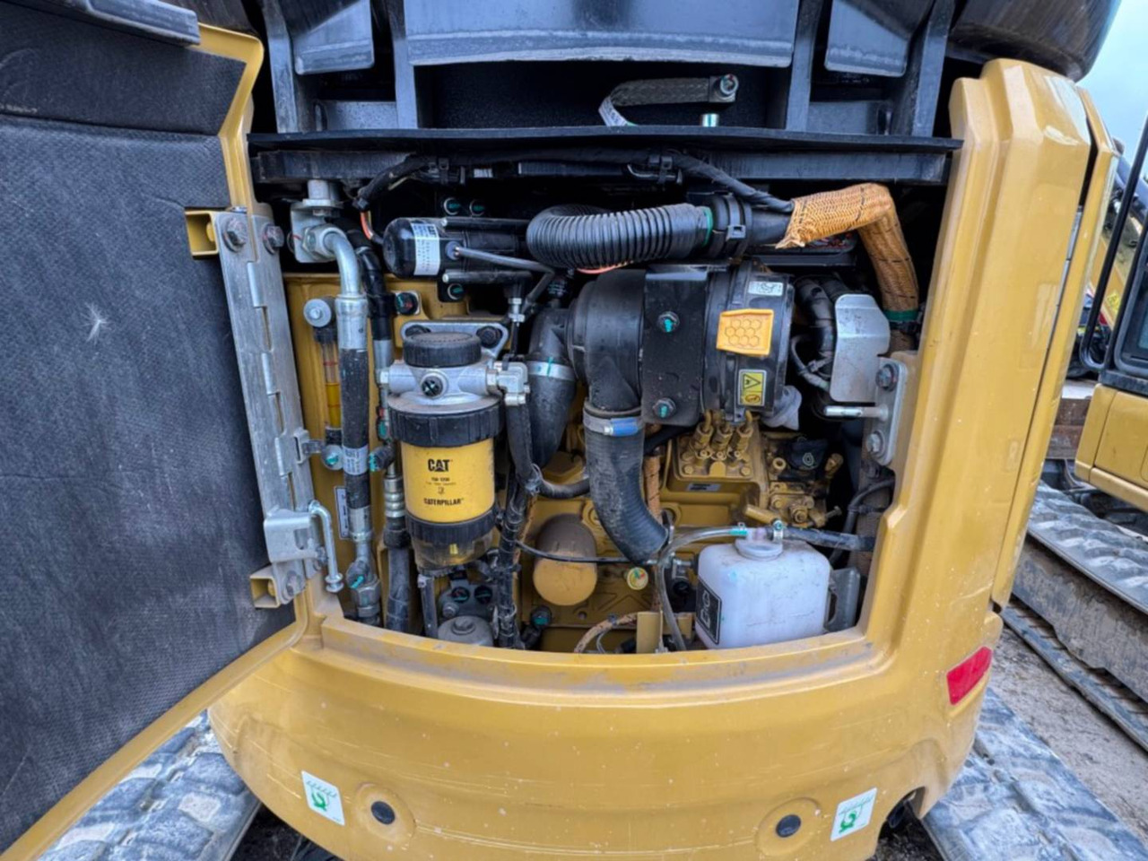 Pelle sur chenille CAT 302CR: photos 7